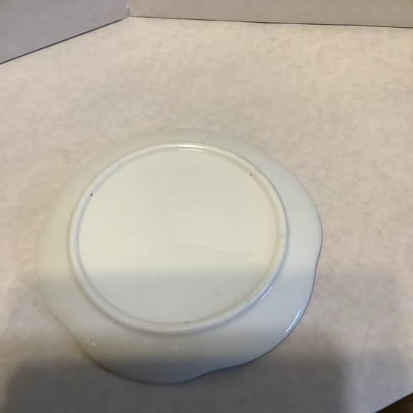 Vintage Jesus and Mary porcelain plate - Picture 2 of 3